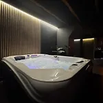Secretroom Bordeaux Апартаменты Carbon-Blanc